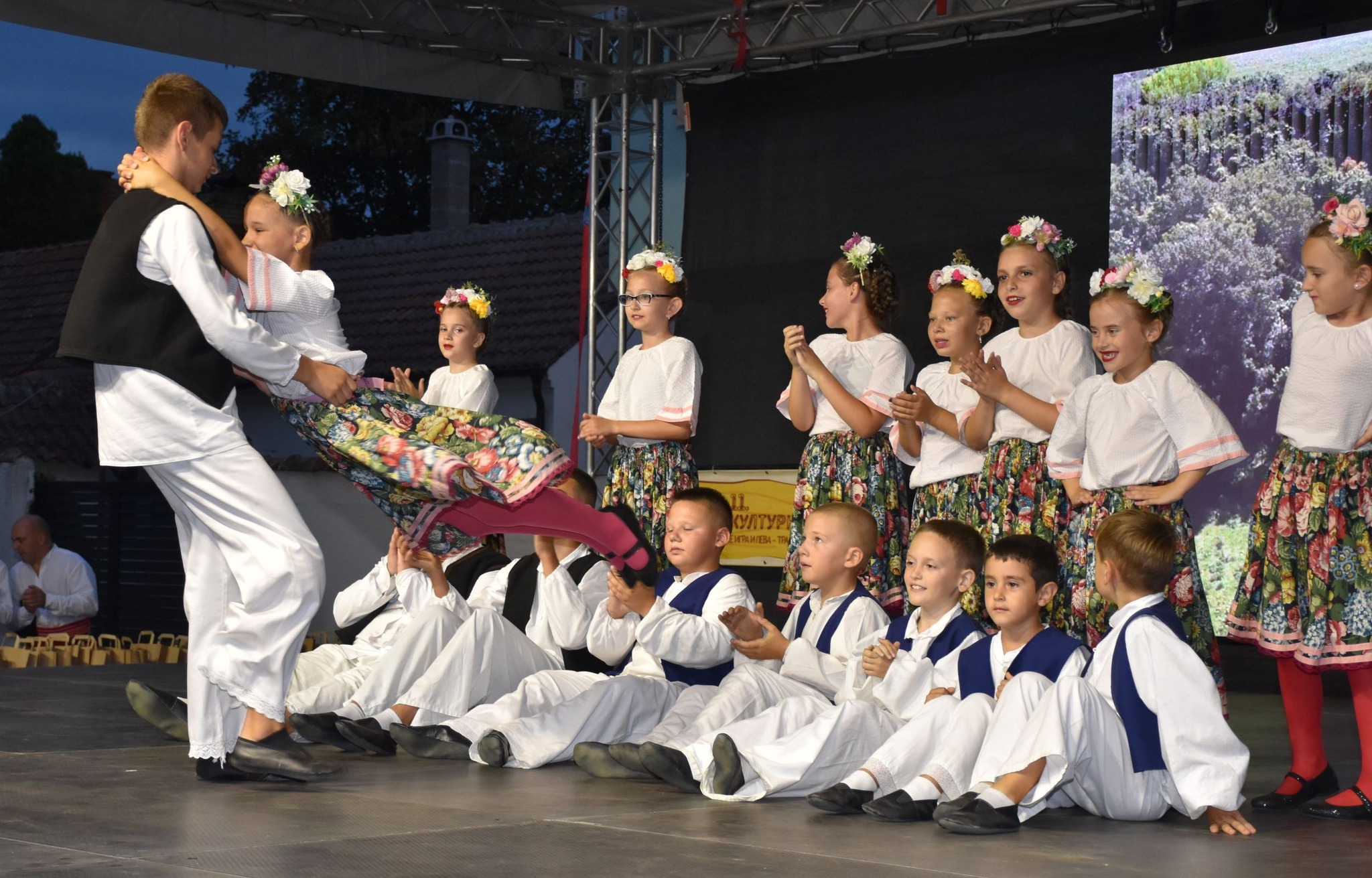 Друштво за неговање народне традиције &bdquo;Пећинци&ldquo;