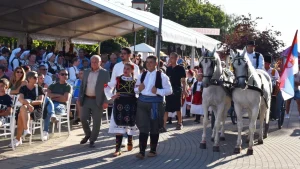 Svečano otvoreno 12. Pećinačko kulturno leto &ndash; Pećinci jo&scaron; jednom u znaku tradicije, kulture i zajedni&scaron;tva
